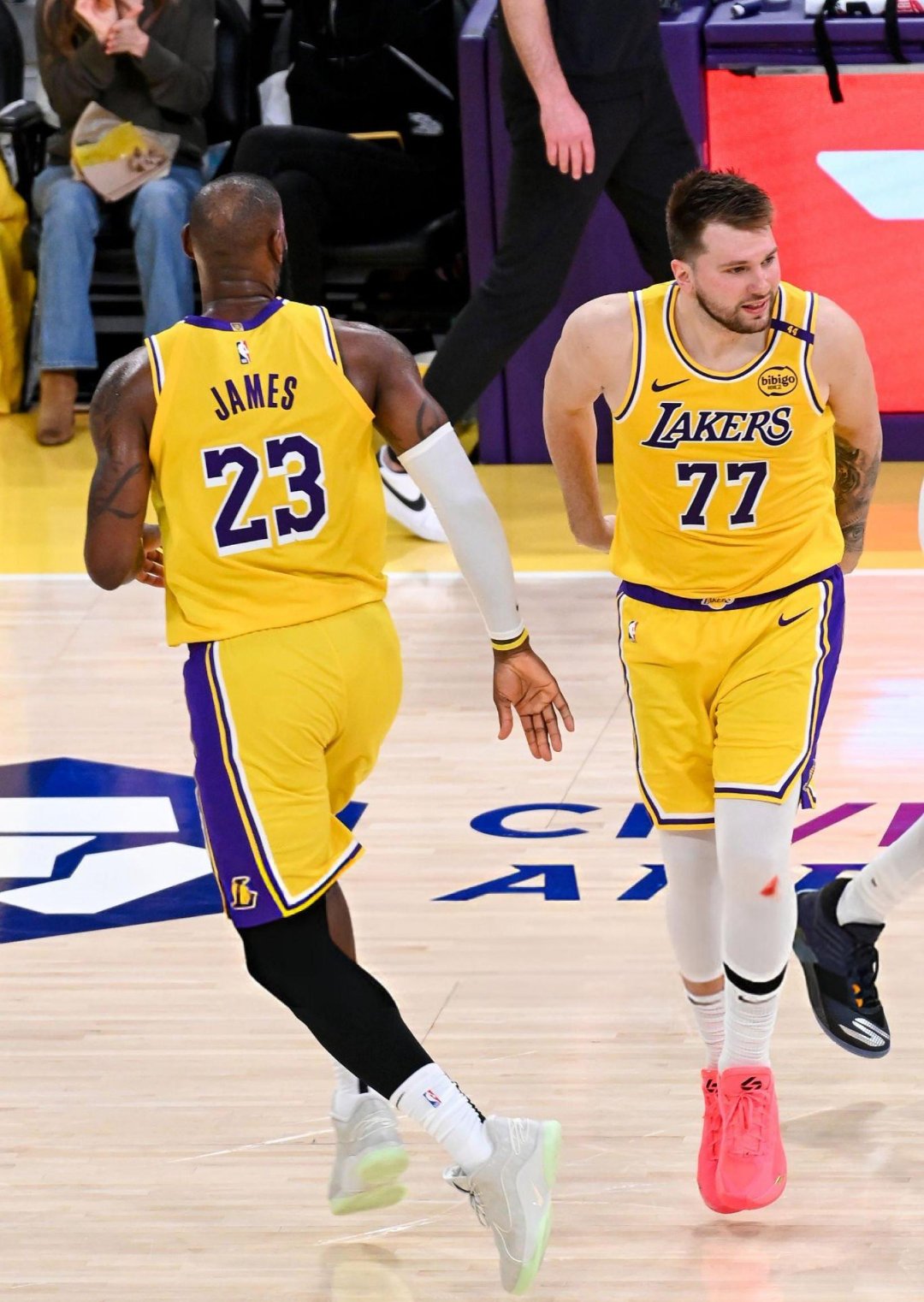 开云入口-洛杉矶湖人发布备战花絮，赛后完成体检，荷甲任务艰巨，资深球员宣示担当的简单介绍