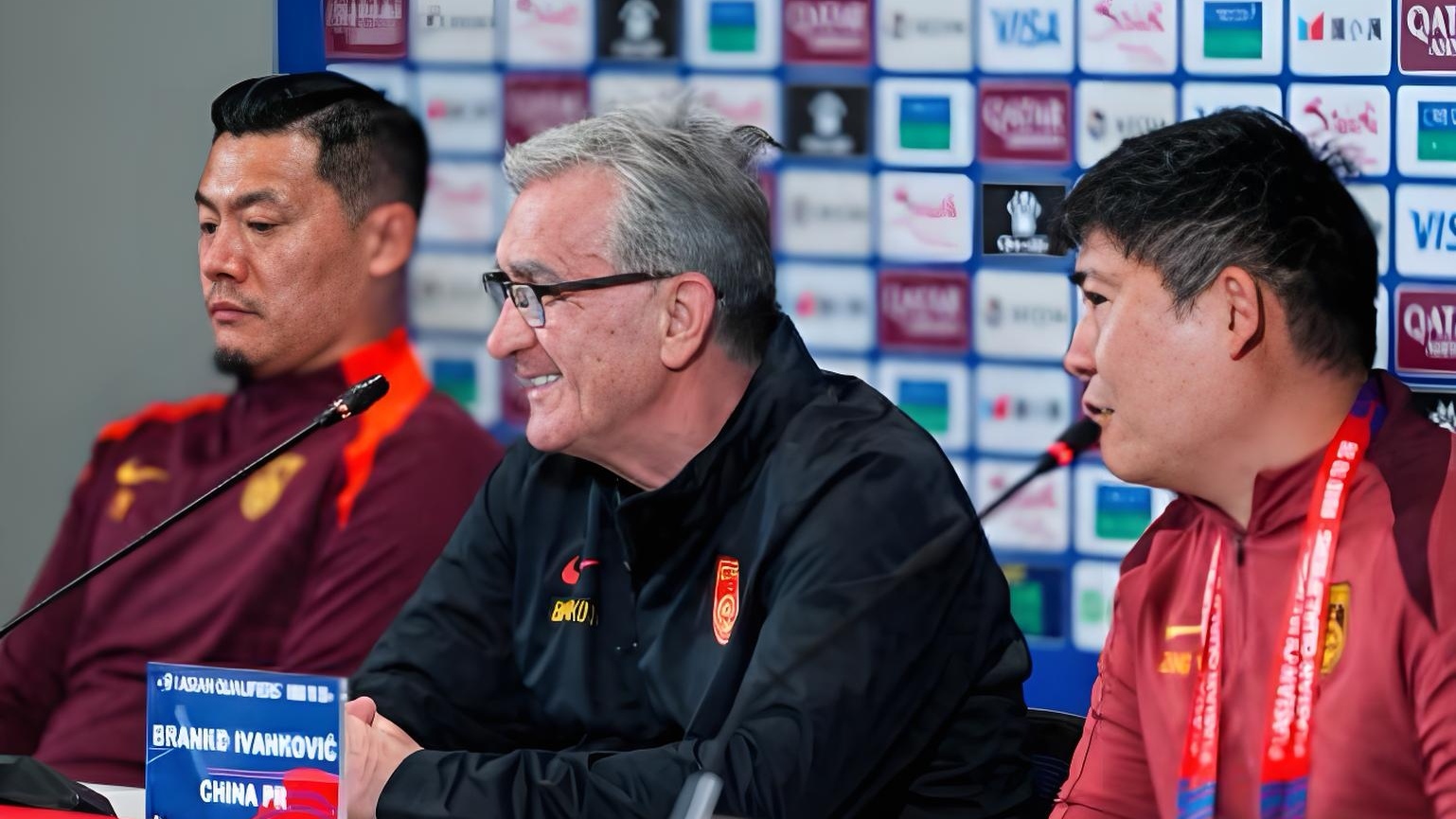 开云体育-包含今夜法兰克福备战足总杯，回应争议细节曝光，压力陡增，临场指挥获称赞的词条